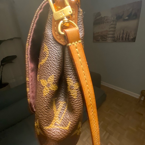 Louis Vuitton Monogram Favorite PM with strap - Picture 9 of 10